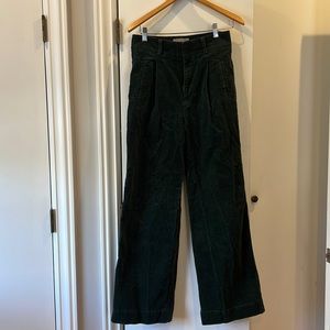 Green Everlane way high drape corduroy pants. Worn once. Great condition.